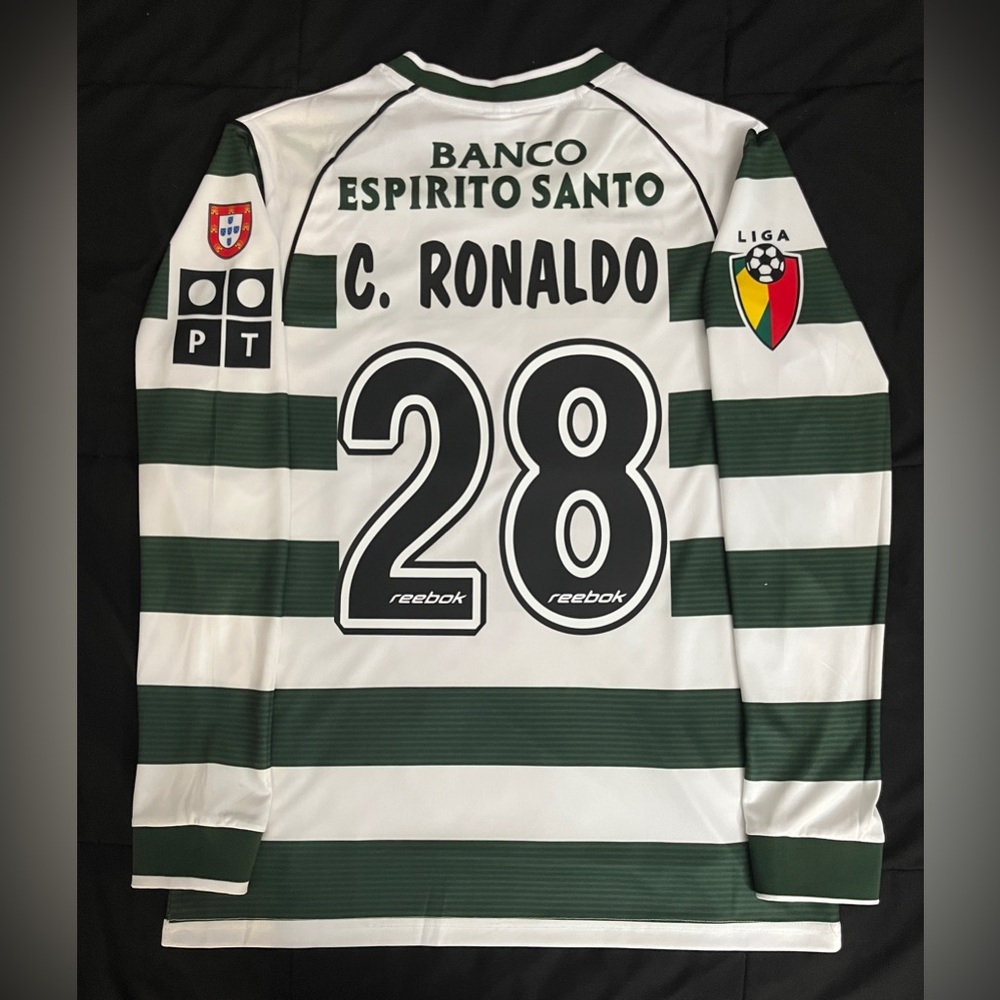 Ronaldo #28 Sporting Portugal Green Retro Soccer Jersey 2001 Longsleeve